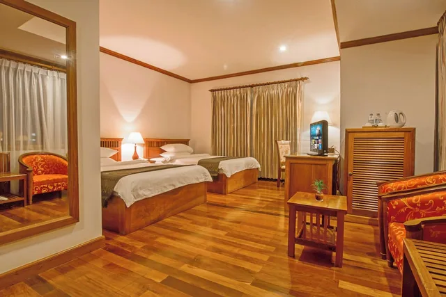 Colonial, 2 Queen Beds, Balcony، Cheathata Cta Hotel Siem Reap 4/10