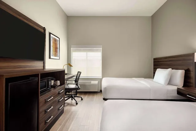 غرفة بسريرين كوين لذوي الإعاقة، La Quinta Inn & Suites by Wyndham Gonzales LA 4/10