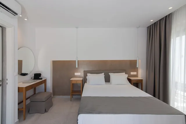 غرفة ديلوكس بسرير مزدوج وسرير فردي، Nami Hotel & Suites 4/10