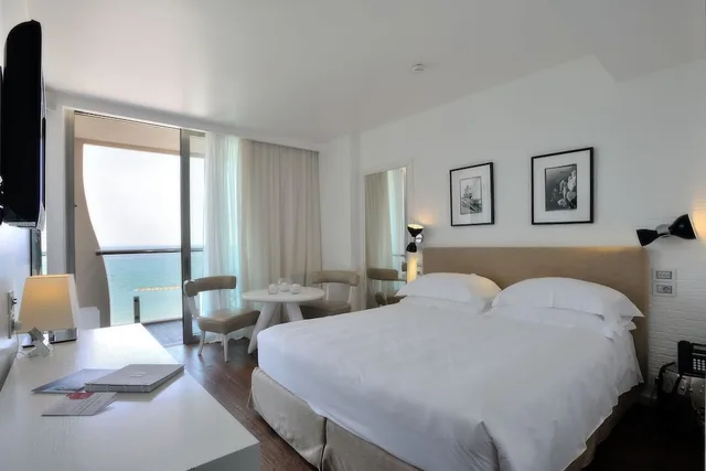 غرفة ديلوكس بسرير كوين بإطلالة على المدينة، Excelsior Hotel, Spa & Lido 5/8