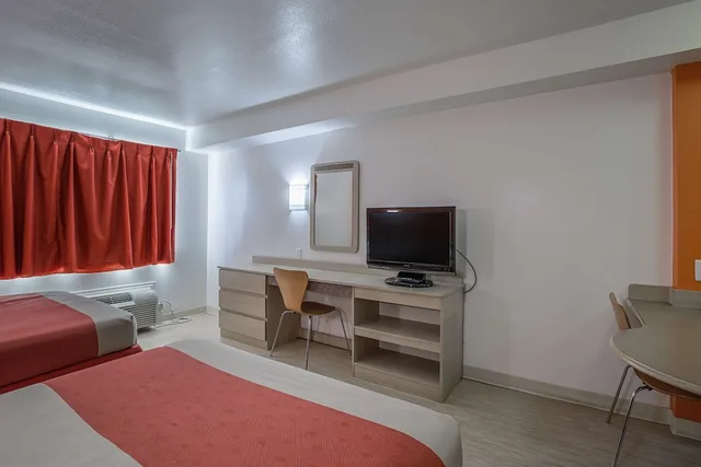 غرفة قياسية بسريرين كوين للمدخنين، Motel6 Pasadena, TX 6/10
