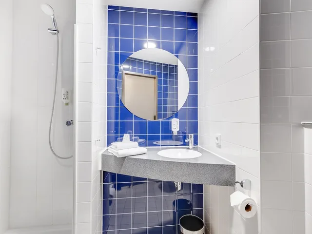 غرفة بسريرين منفصلين، B&B Hotel Bremen-Uberseestadt 4/5