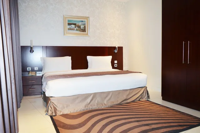 Grand, Suite, 1 King and 4 Single Beds, Mayral Grand For Hotel Apartments 4/10