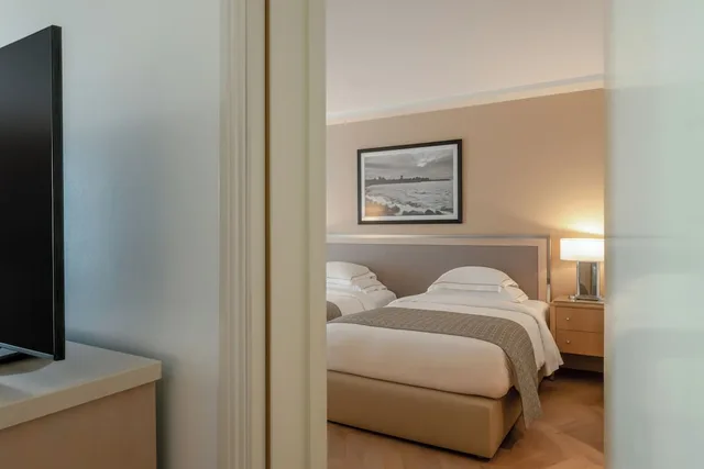 غرفة متصلة عائلية بسريرين مزدوجين، Movenpick Hotel Beirut 5/10