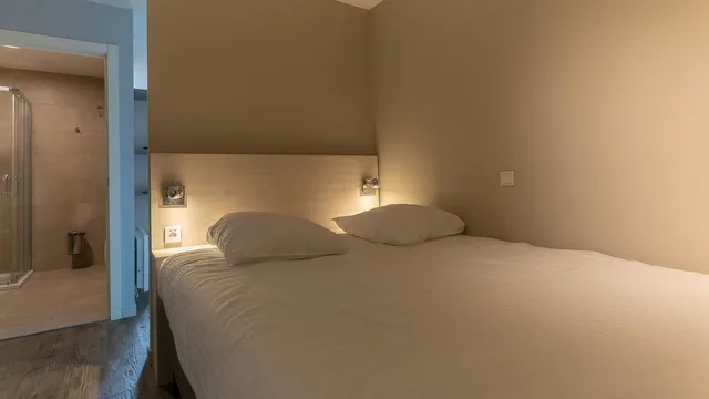 جناح بسرير مزدوج وسرير بطابقين بإطلالة على المدينة بغرفة نوم واحدة، Holiday Suites Blankenberge 1/6