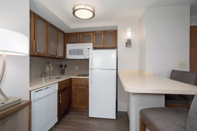 جناح بسرير كينج بغرفة نوم واحدة بمطبخ، STAYBRIDGE SUITES DENVER INTERNATIONAL AIRPORT 5/5