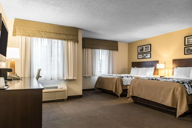Suite, 2 Queen Beds, Sleep Inn & Suites Pittsburgh Airport 1/3