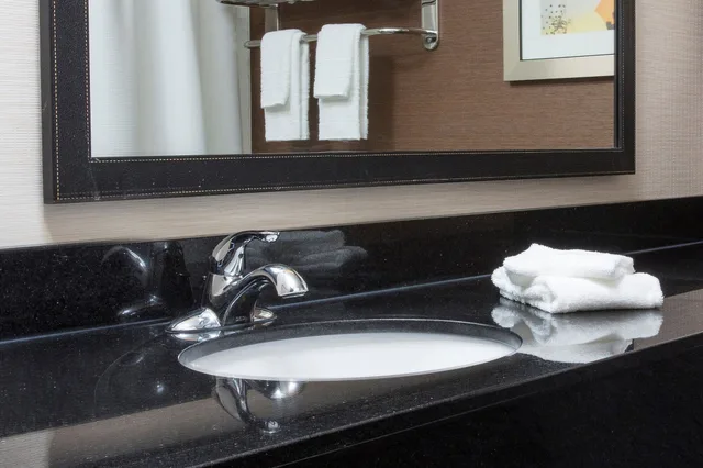 غرفة بسريرين كوين لذوي الإعاقة، Fairfield Inn Terre Haute 2/2