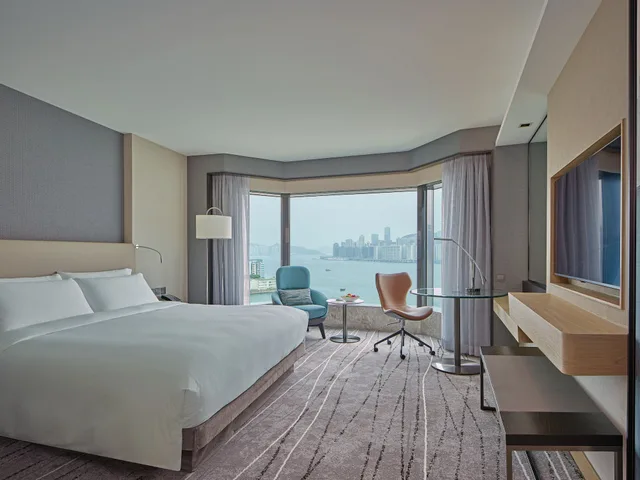 Elite, Harbour View, Club Lounge Access, New World Millennium Hong Kong 4/9