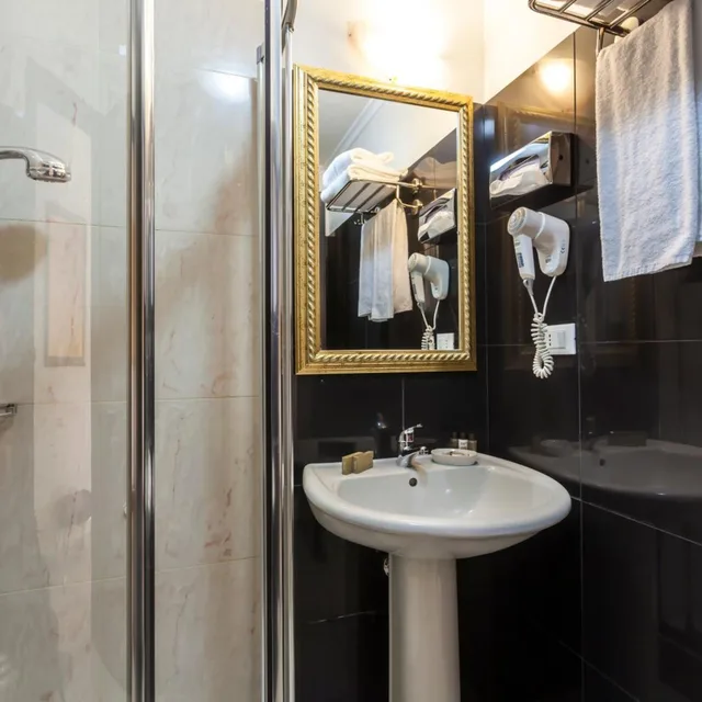 Room, Double or Twin Bed, Separate Building, Hotel Regina Giovanna 5/7
