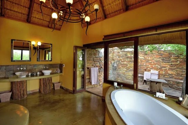 1 Bedroom, Luxury, Twin Beds, Park View, Motswiri Private Safari Lodge 4/5