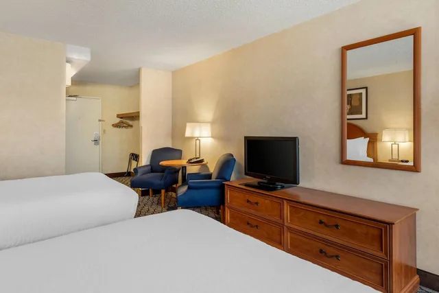 غرفة قياسية بسريرين مزدوجين، Clarion Hotel Anaheim Resort 5/9