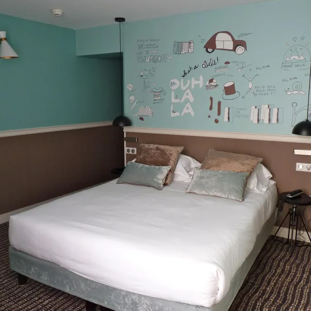 غرفة سوبيريور بسرير مزدوج أو سريرين منفصلين، Hotel Des 3 Poussins 1/4