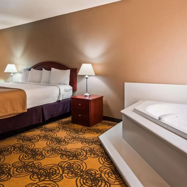 غرفة بسرير كينج بجاكوزي، Best Western Elko Inn 2/6