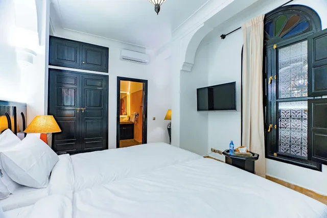1 Bedroom, Superior, King Bed, Courtyard View, Riad Dar Dialkoum 2/10