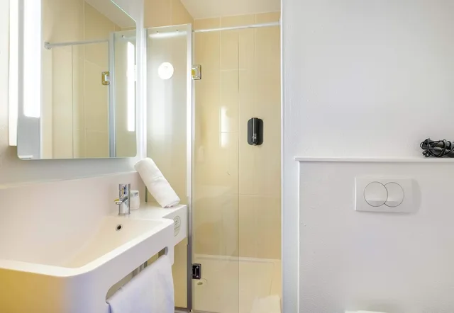 غرفة مزدوجة سوبيريور، B&B Hotel Cannes La Bocca Plage 3/3