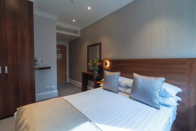 Semi Basement, Double Bed، London House Hotel 3/10