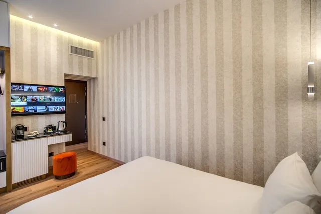 Deluxe, Double Bed, CC Palace Hotel 3/9