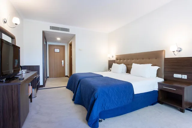 غرفة بسرير مزدوج أو سريرين منفصلين مع سرير إضافي، Pine Beach Hotel 8/10
