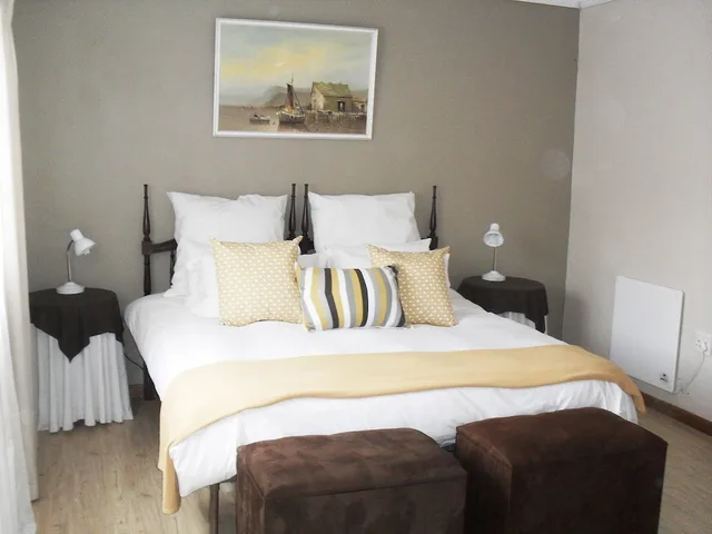 كوخ بسرير كينج مع أريكة، 7 On Oakleigh 5/8