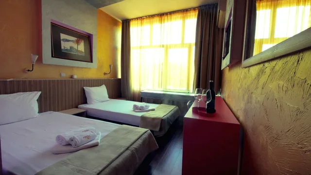غرفة بسرير مزدوج أو سريرين منفصلين، Hotel Alabin Central 1/3