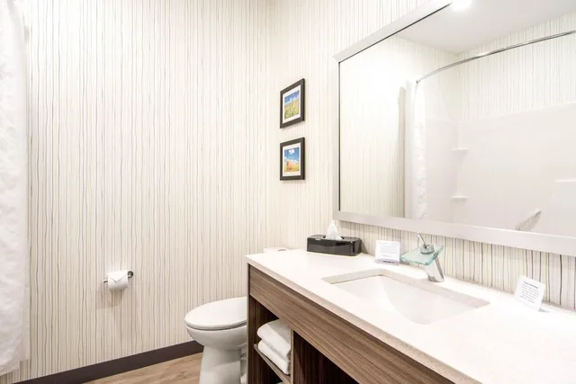 غرفة قياسية بسريرين كوين، Comfort Inn and Suites North Battleford, SK 9/10