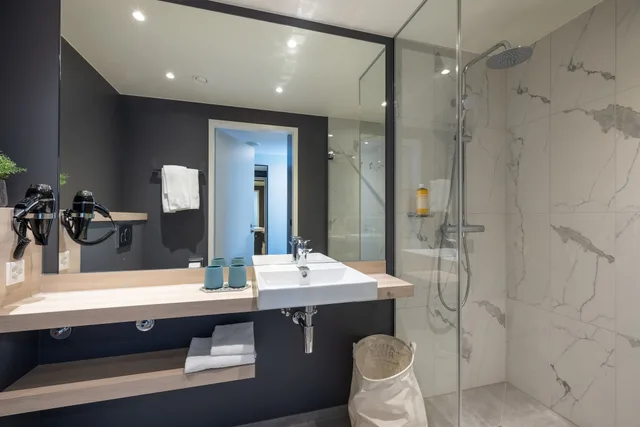 جناح استوديو بسرير كوين بشرفة، Radisson Hotel & Suites Zurich 7/10