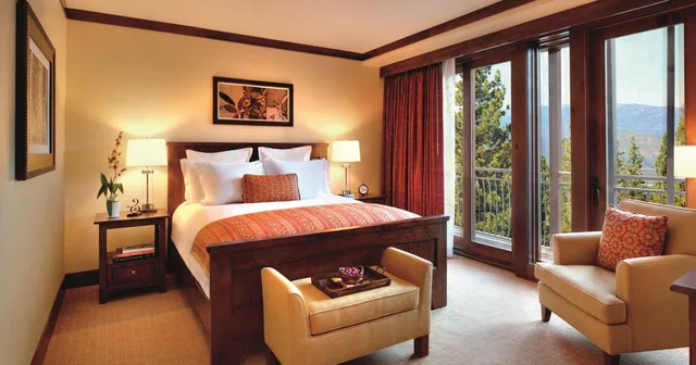 غرفة بسريرين مزدوجين، The Ritz Carlton Lake Tahoe 1/2