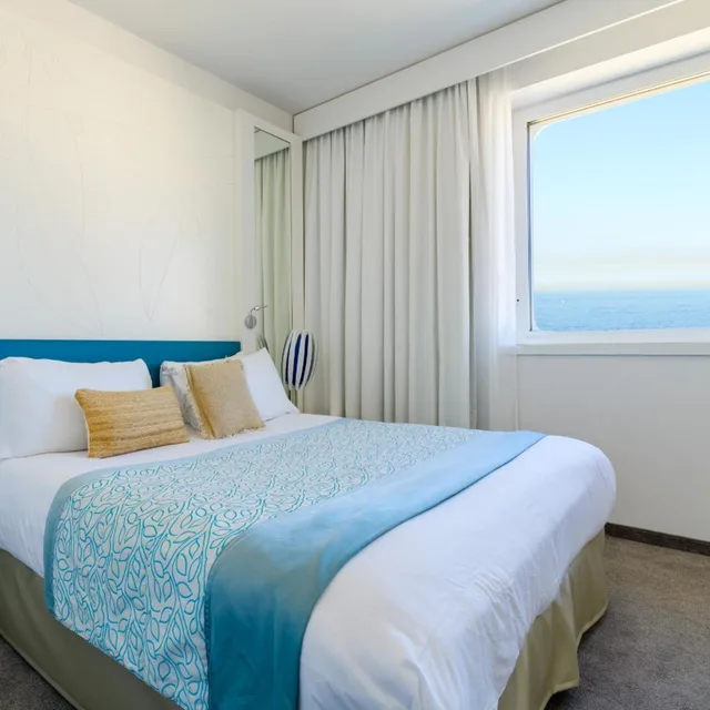غرفة سوبيريور بإطلالة على البحر، Golden Tulip Marseille Euromed 1/5