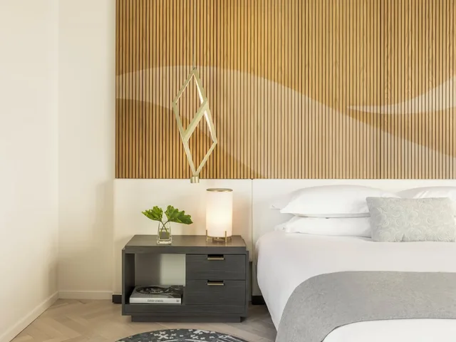 جناح بسرير كينج بشرفة، Kimpton La Peer Hotel 7/8