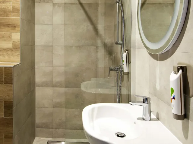 غرفة قياسية بسرير مزدوج وسرير فردي، Ibis Styles Grudziadz 3/3