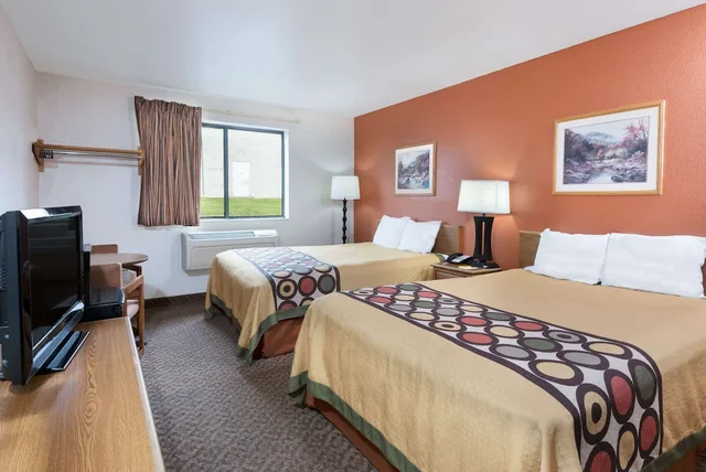 غرفة قياسية بسريرين كوين، Super 8 By Wyndham Morgantown 1/3
