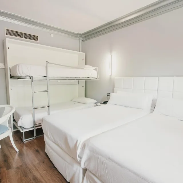 غرفة عائلية، Hotel Los Angeles & Spa 3/7