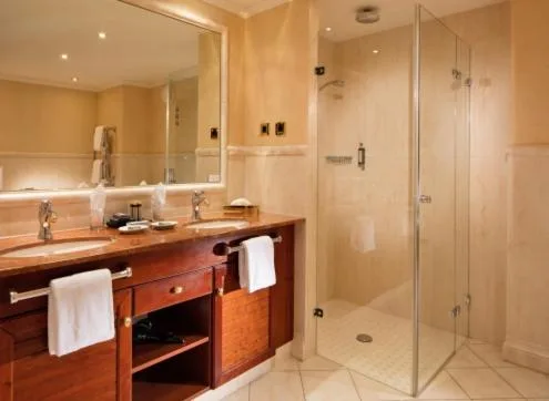 جناح غراند بإطلالة على البحر، Hotel Gran Belveder 4/5