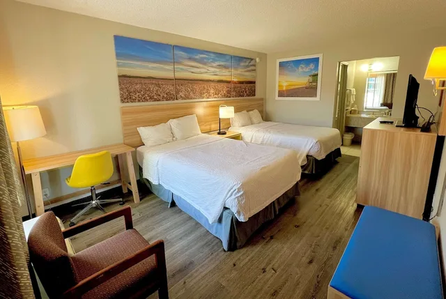 Room, 2 Double Beds, Days Inn By Wyndham Ashland 2/5