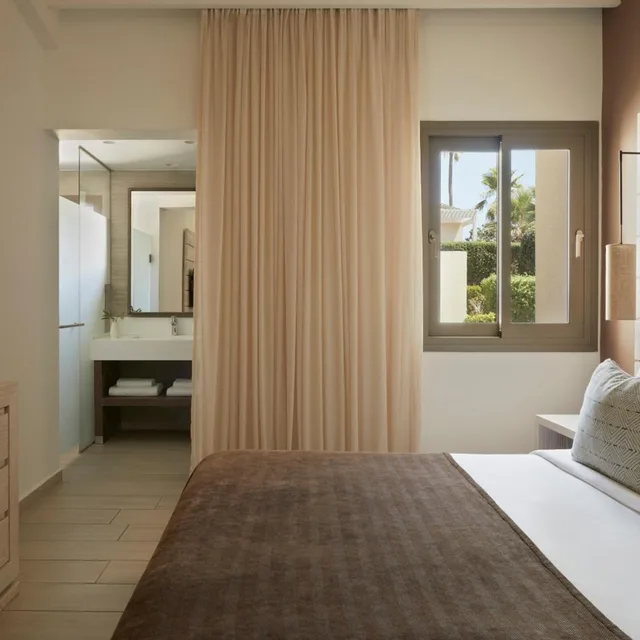 2 Bedrooms, Suite, Bungalow, Garden View, Bathtub، Mare Ayia Napa 3/7