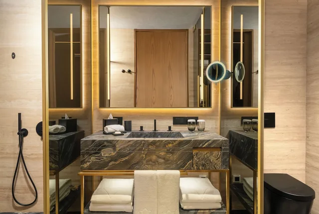 غرفة بريميوم عائلية بسرير كينج وسريرين منفصلين بغرفتي نوم، Rixos Tersane Istanbul 2/2