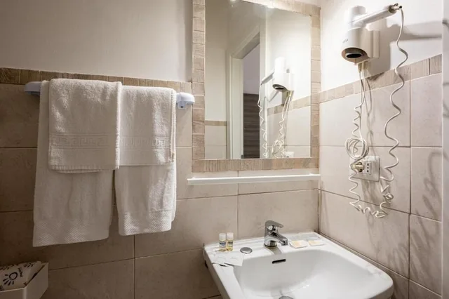 غرفة اقتصادية بسرير كوين، Amadei Hotel Blumen 3/3