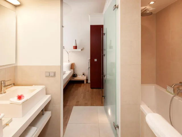 Signature, Double Bed, Large, Kruisherenhotel Maastricht 1/1
