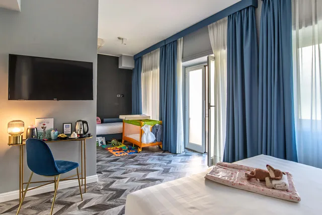 غرفة ثلاثية، Bloom Hotel Roma 5/5