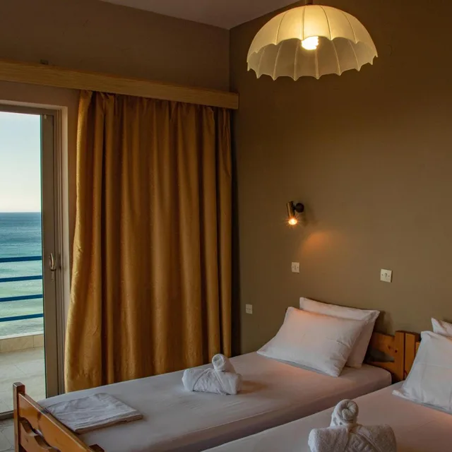 غرفة بسريرين منفصلين بإطلالة على البحر، De La Plage 7/10