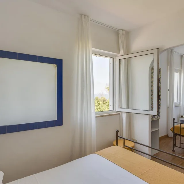 غرفة ثلاثية بإطلالة على البحر، Hotel Torre Dei Borboni 2/8