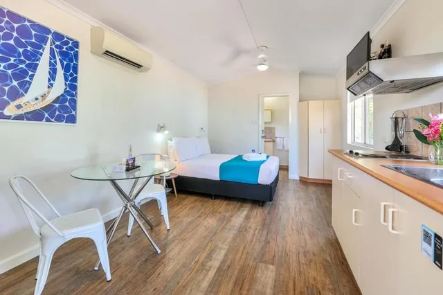 Superior, Double Bed, DARWIN FREESPIRIT RESORT 5/8