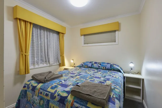 كابينة سوبيريور بأسرّة بطابقين وسرير كوين بغرفتي نوم، Big4 Beachlands Holiday Park 1/4