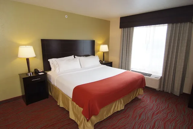 غرفة قياسية بسرير كينج، Holiday Inn Express Suites Indianapolis North Carmel An Ihg Hotel 7/7