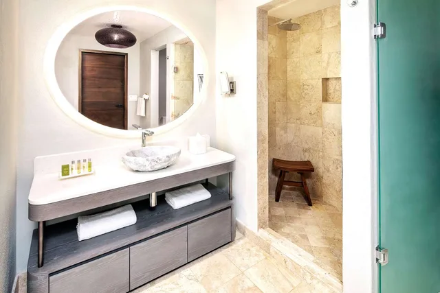 جناح بسرير كينج بغرفة نوم واحدة مع أريكة، Hilton Grand Vacations Club La Pacifica Los Cabos 3/4