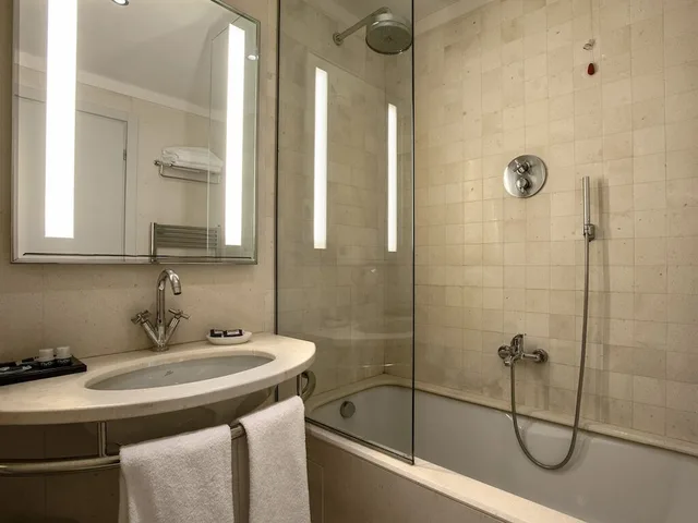غرفة سوبيريور بسريرين منفصلين، FlyOn Hotel and Conference Center 1/1