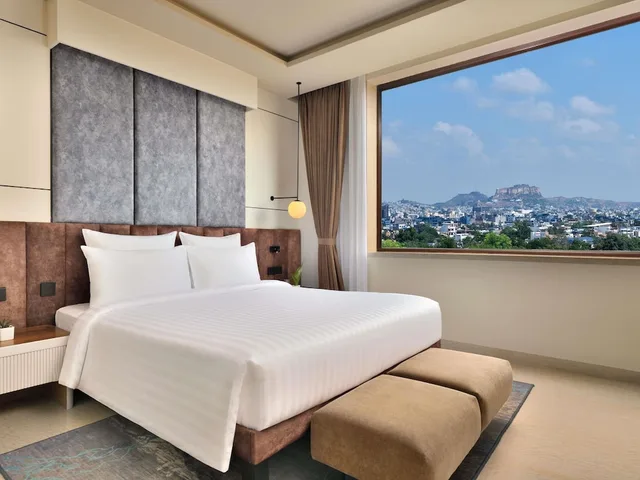 جناح بسرير مزدوج مع أريكة، Novotel Jodhpur ITI Circle 2/5