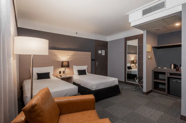Luxury, Twin Beds, Slaviero Hotel Guarulhos Aeroporto 1/3