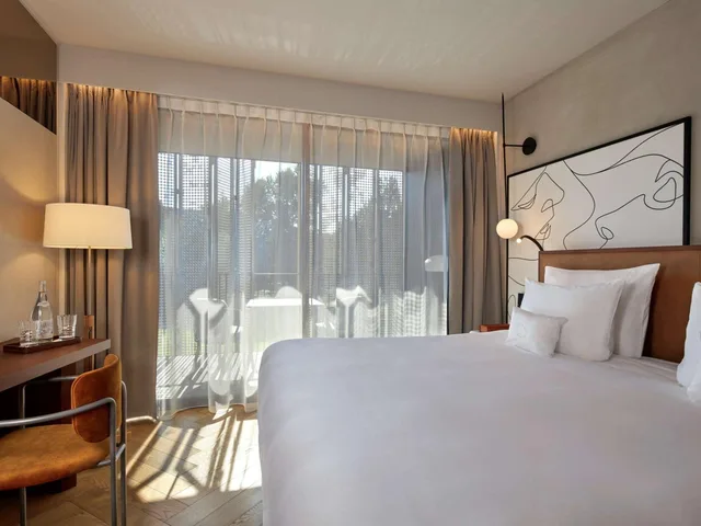 غرفة سوبيريور بسرير كينج بشرفة، L Esquisse Hotel & Spa Colmar - MGallery Collection 5/7